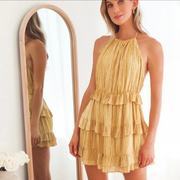 Lulus Dresses & Skirts - Lulu's yellow ruffled halter dress